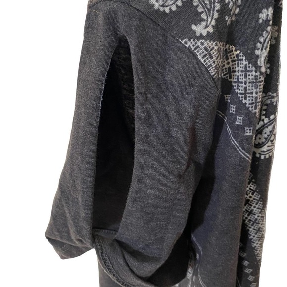 Philosophy S GRAY Bandana Mazzy Print Split short Sleeve Tee - Picture 5 of 5